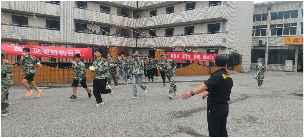 机械工程学院举行2025级新生宿舍消防疏散演练